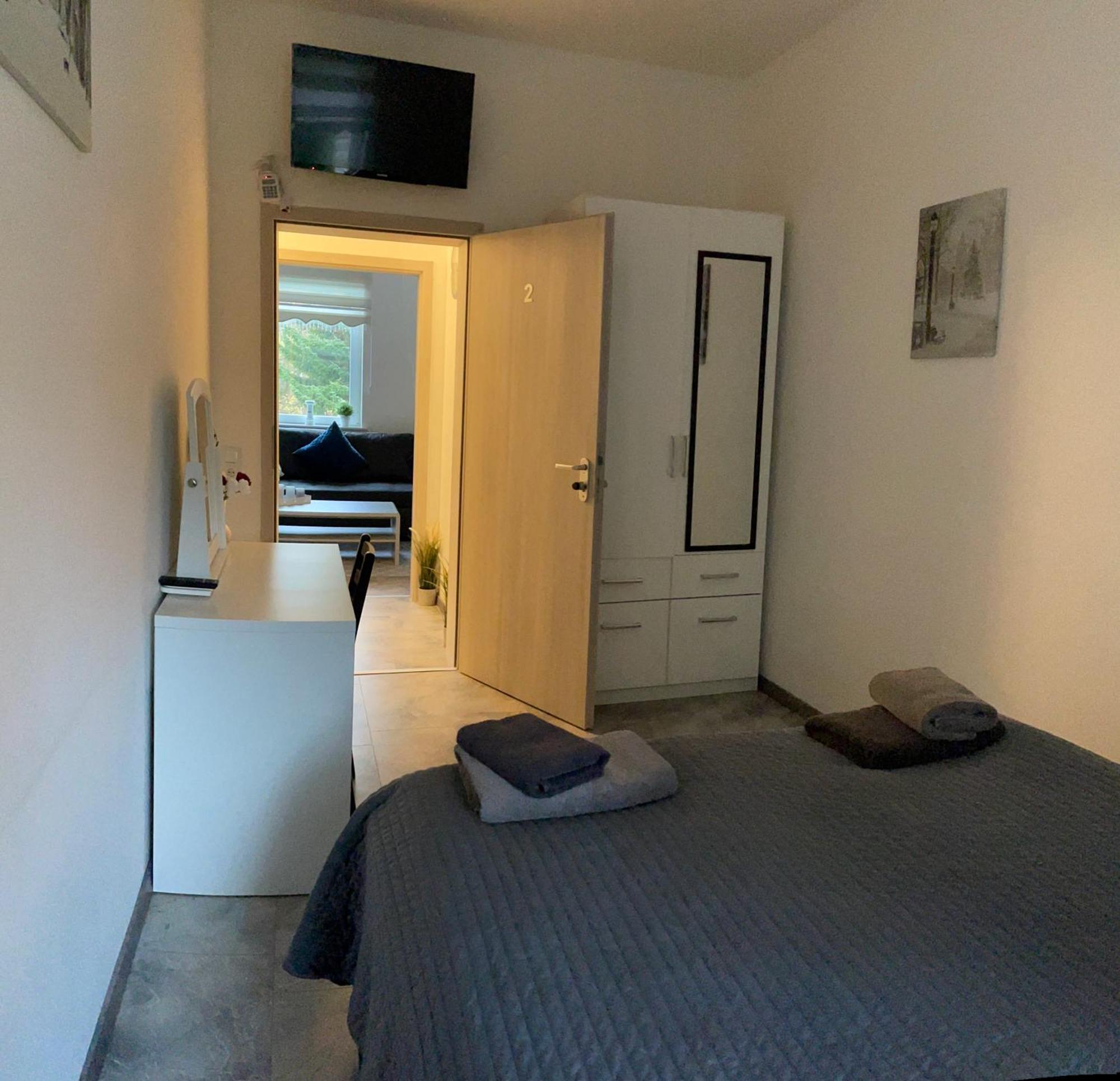 Aparthotel Werftstrasse 9A Kiel Esterno foto